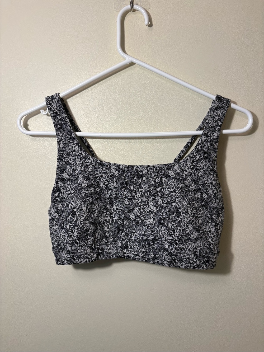 Athleta Size S Black and White Patterned Sports Bra